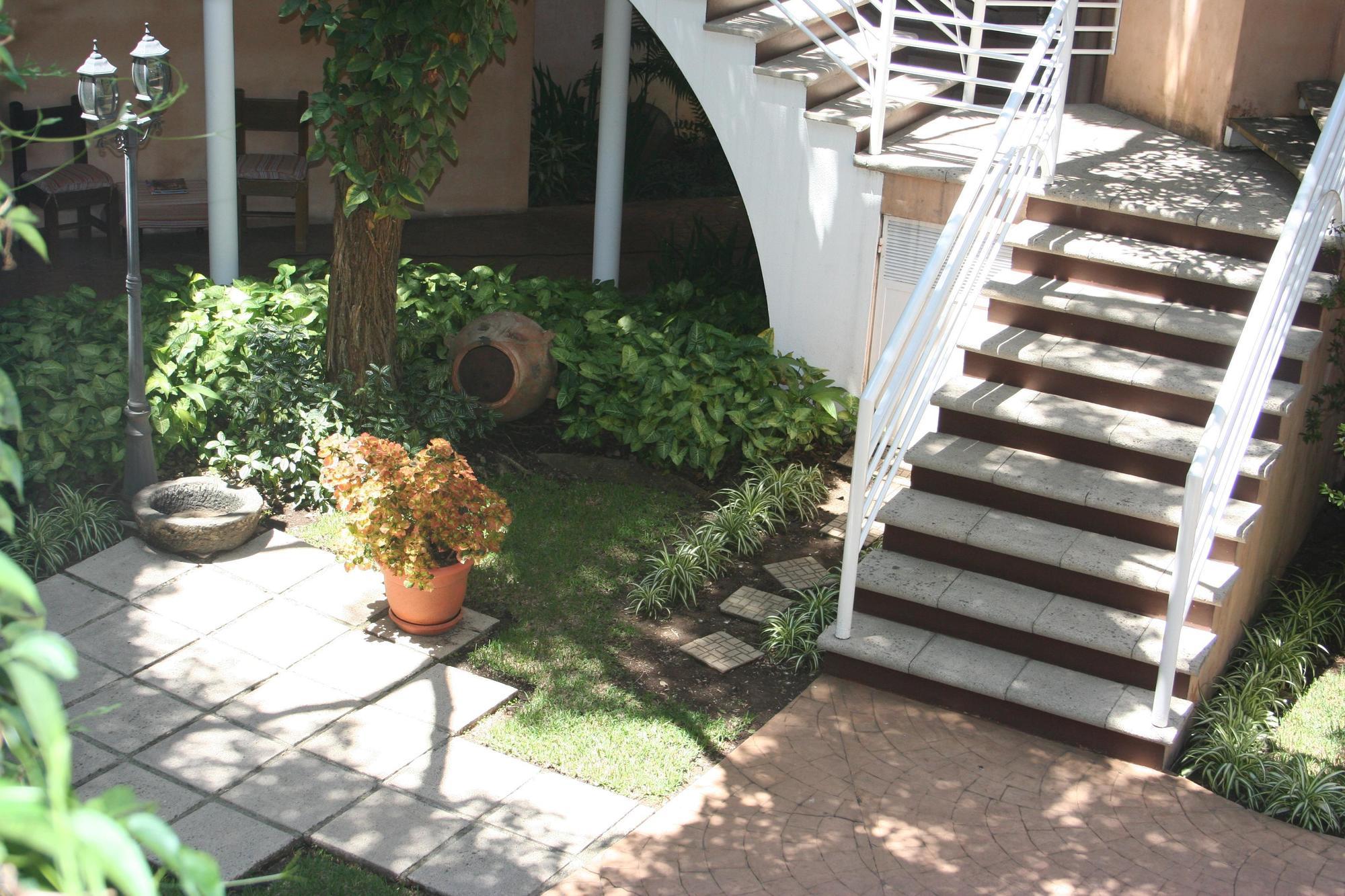 Hotel Ciudad Vieja Guatemala City Exterior foto